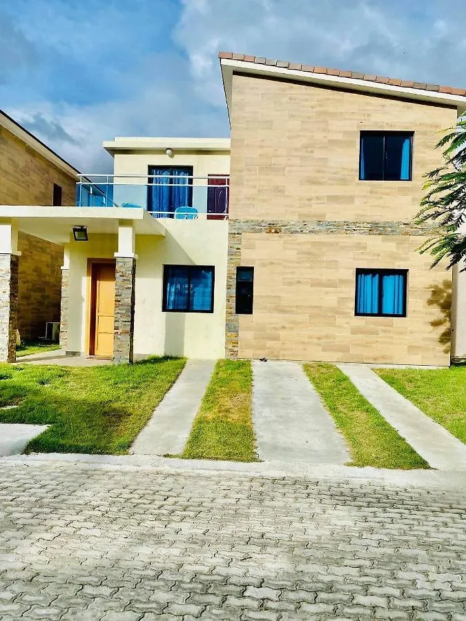 Brand New Vacation Home In Embassy Village 蓬塔卡纳 别墅